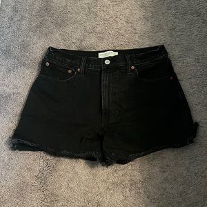 Abercrombie & Fitch 4” Mom Short High Rise